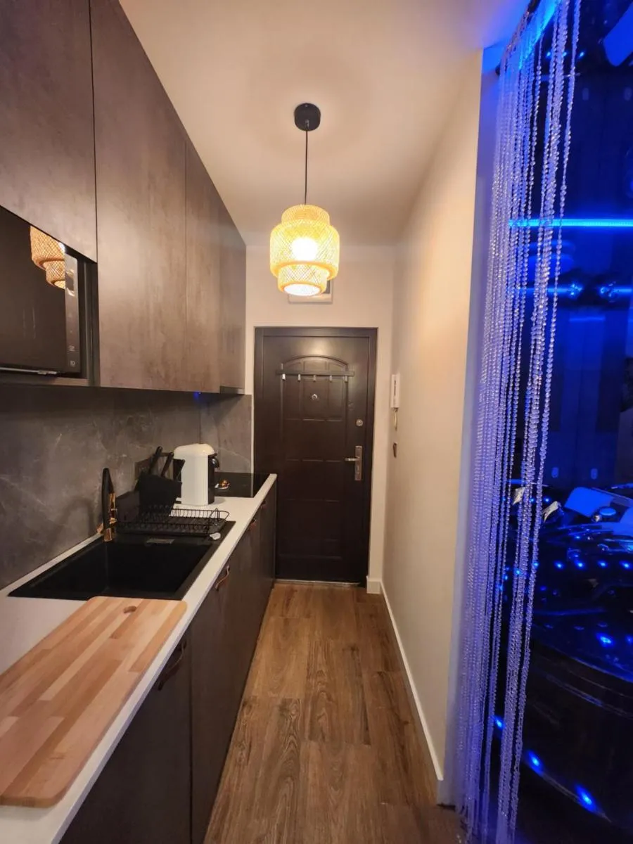 Image 3 of WOLA Wyjątkowe Studio z Jacuzzi, Sauną i Fotelem do Masażu oraz opcją z Prosecco – Exceptional Studio with Jacuzzi, Sauna, Massage Chair and optional Prosecco