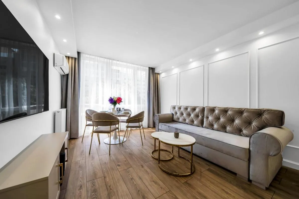 Image 4 of Warsaw Centrum Apartment – Workspace, Balcony – by Rentujemy