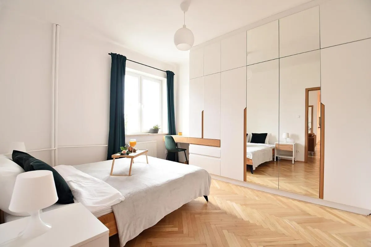 Image 6 of Warsaw City View Apartment – 63m2, Top Location, Workspace – by Rentujemy