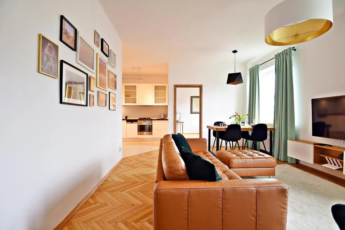 Image 4 of Warsaw City View Apartment – 63m2, Top Location, Workspace – by Rentujemy
