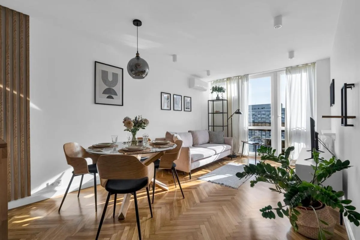 Image 3 of Warsaw Wola – 13th Floor, City View, Metro Nearby – by Rentujemy