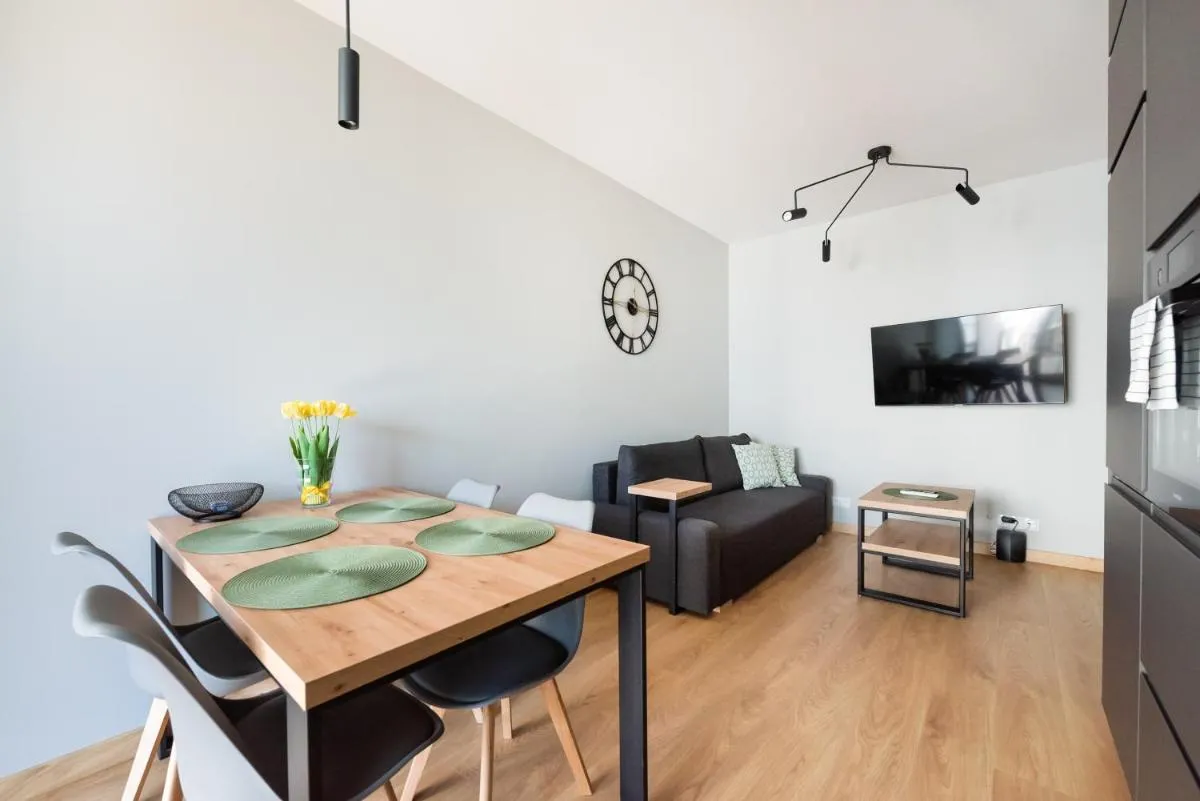 Image 4 of Wola Skwer Happy Apartment