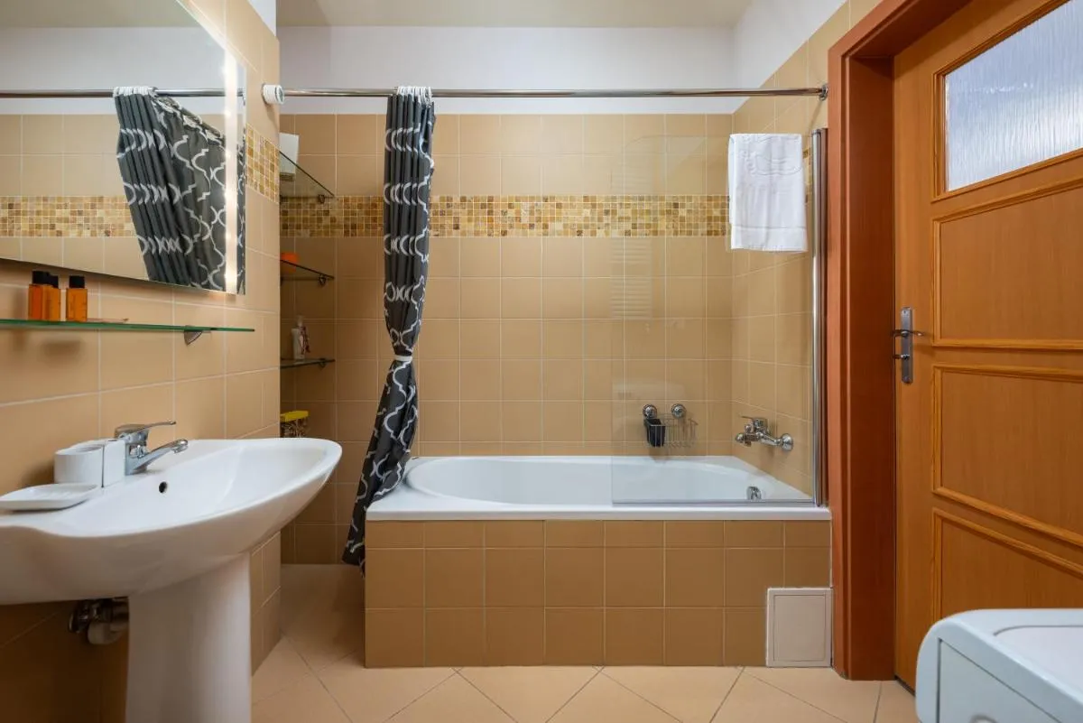 Image 2 of Wyględowska 2-Bedroom Apartment