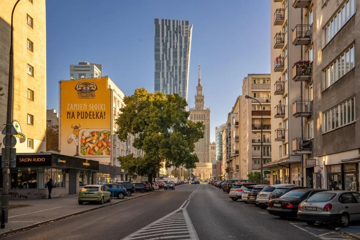 Image of Złota Apartment – City Center, Workspace, Metro – by Rentujemy