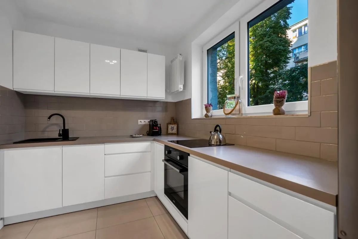Image 1 of Złota Apartment – City Center, Workspace, Metro – by Rentujemy
