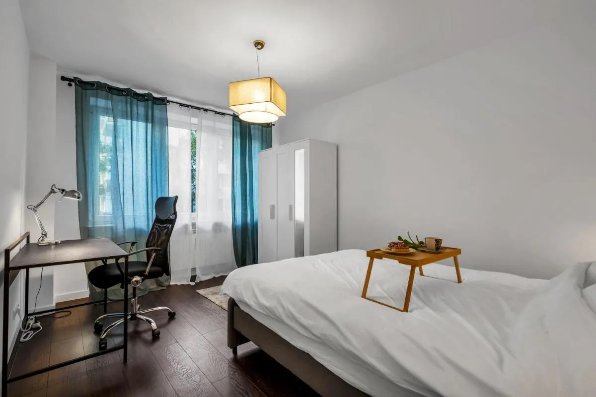Image 2 of Złota Apartment – City Center, Workspace, Metro – by Rentujemy