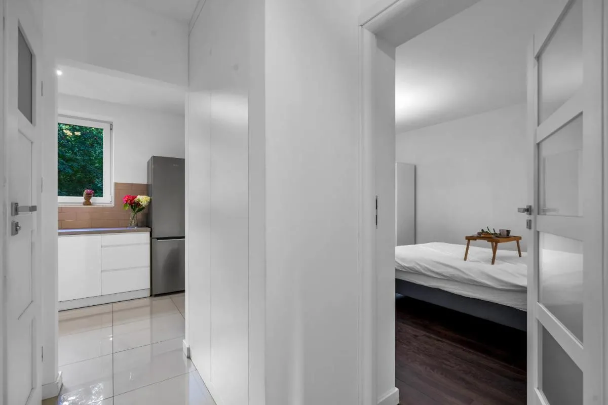Image 5 of Złota Apartment – City Center, Workspace, Metro – by Rentujemy