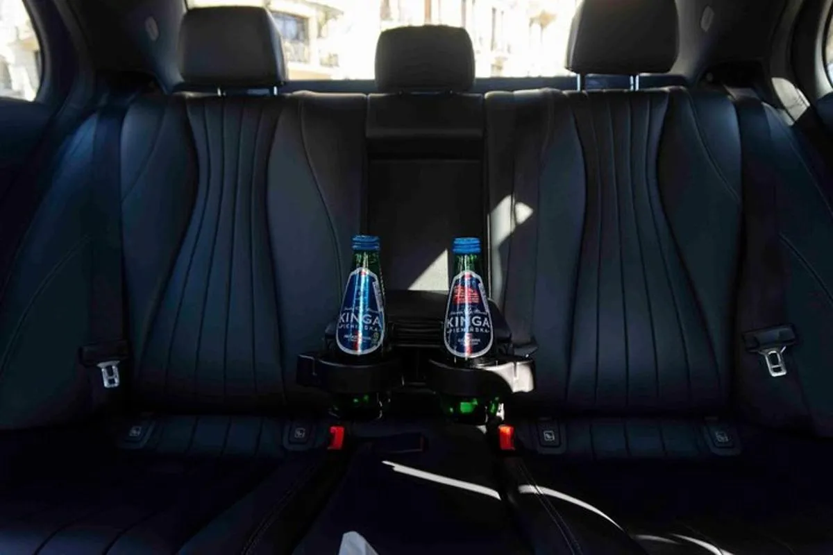 Image 4 of Luxury Warsaw Chopin Airport Transfer by private Limousine