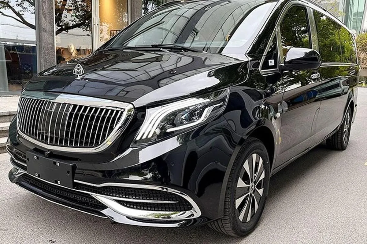 Image 4 of Private Transfer Warsaw Chopin Airport WAW to Warsaw City