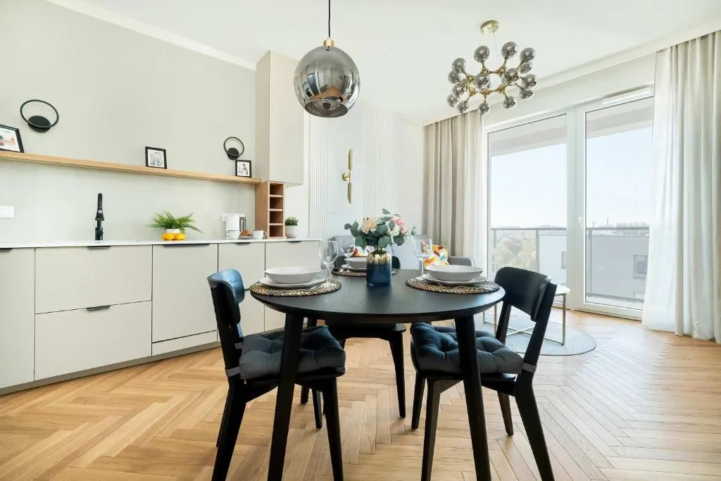 Air Conditioned Apartment in Warsaw with Parking and Bathtub by Noclegi Renters - 3