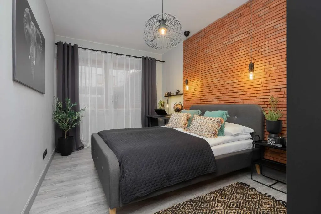 Bright Apartment with Terrace & Parking near Metro Kondratowicza by Noclegi Renters - 2