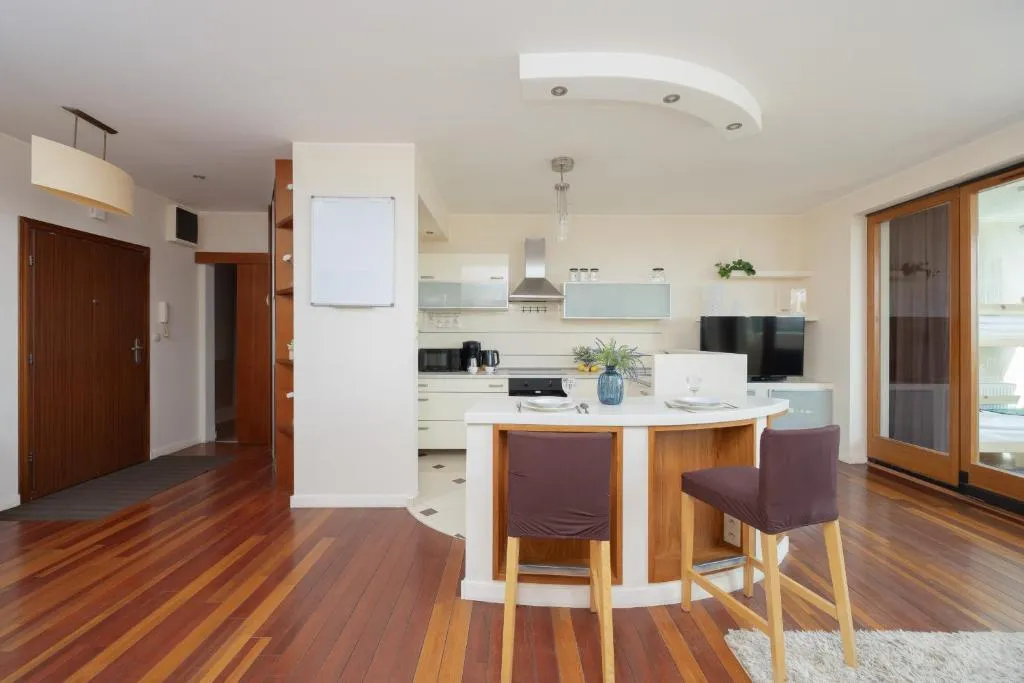 Cozy Apartment with Terrace Room near Warszawa Zachodnia by Noclegi Renters - 3