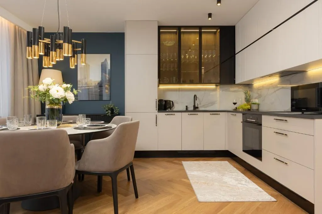LUX Blue Moon Residence City Center Foksal by Renters Prestige - 3