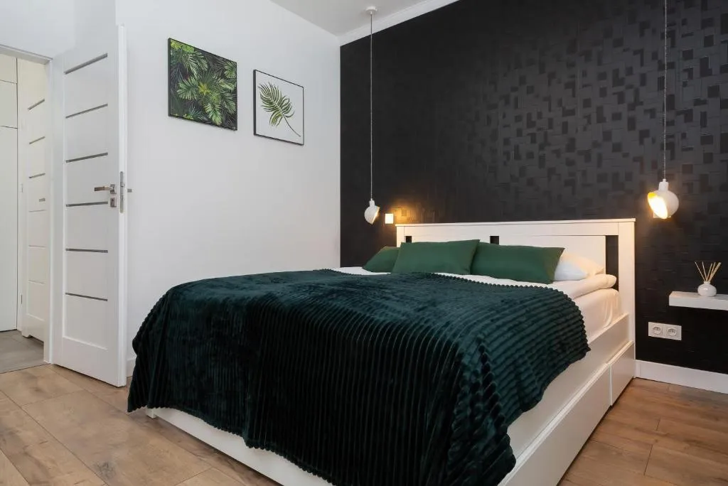 LUX Unique Rzeczypospolitej Apartment with Parking by Renters Prestige - 2
