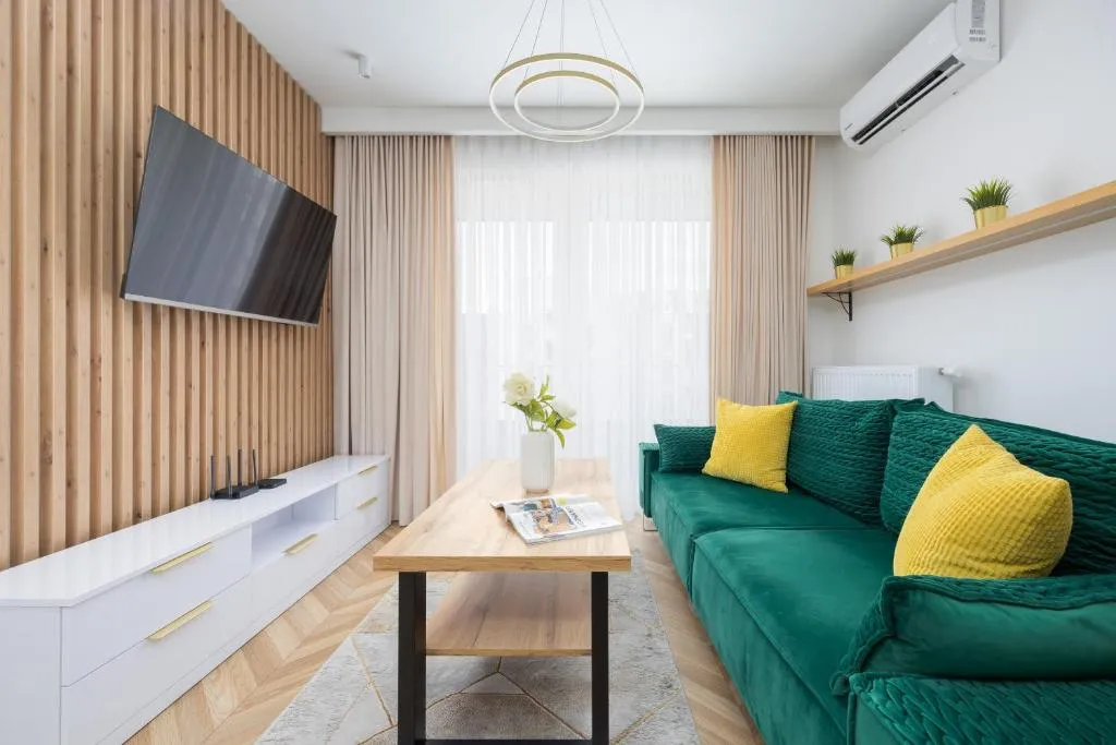 Nowoczesny Apartament z balkonem i miejscem parkingowym Warszawa Ursus by Noclegi Renters