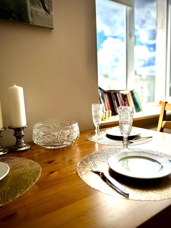Image of 43m2 Apartament Saski- Blisko Starówki i Dworca Centralnego- Elektoralna 19a