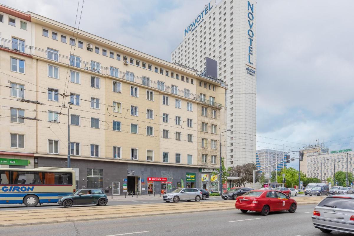 Image 4 of Apartament na Alejach Jerozolimskich przy Pałacu Kultury i Nauki by Noclegi Renters