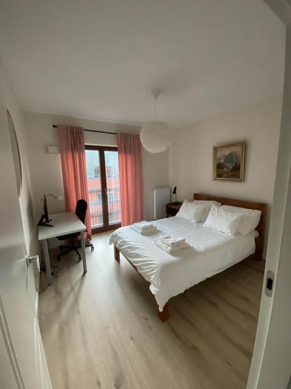Image 1 of Apartament nad Wisłą spacerem do centrum i Starego Miasta