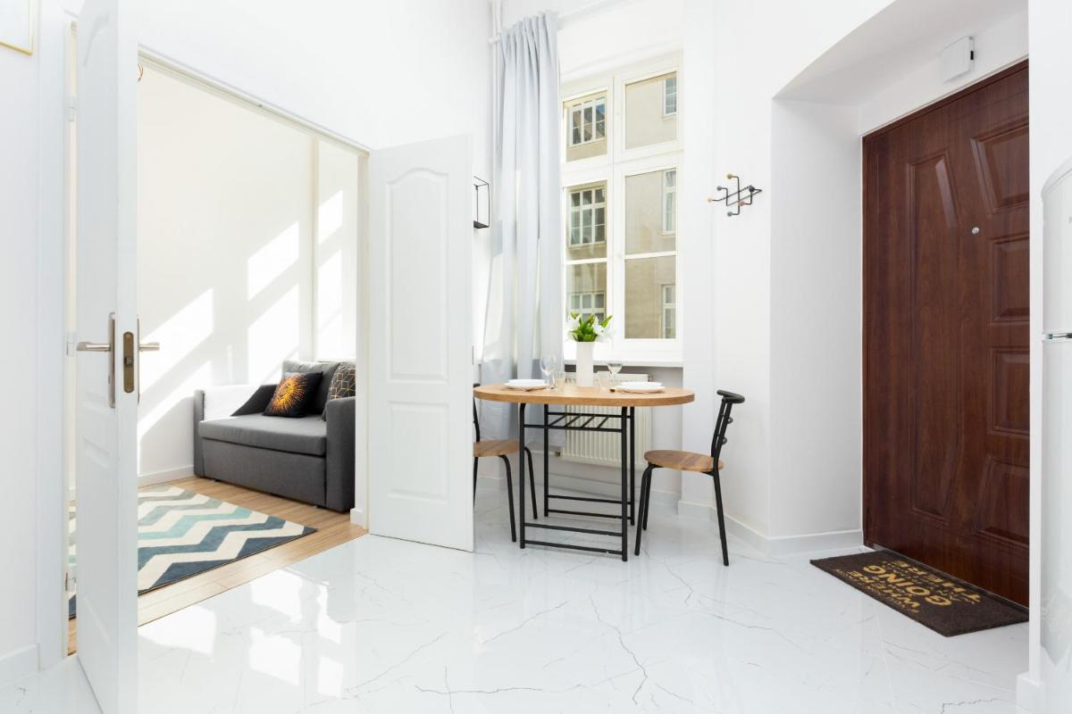 Image 4 of Apartment Aleje Jerozolimskie 85 by Noclegi Renters