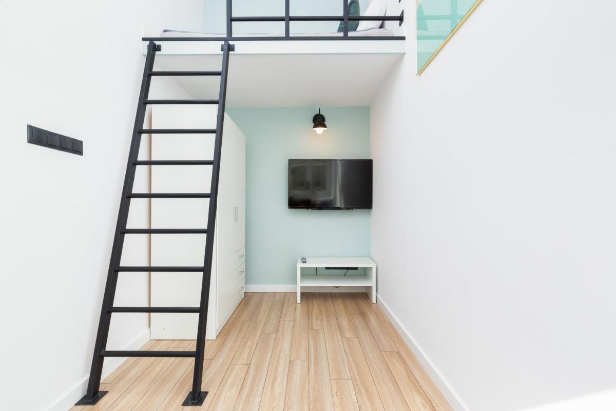 Image 2 of Apartment Aleje Jerozolimskie 85 by Noclegi Renters
