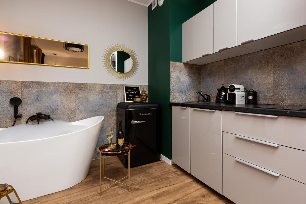 Image 2 of Apartment Jana Kazimierza Wola by Noclegi Renters