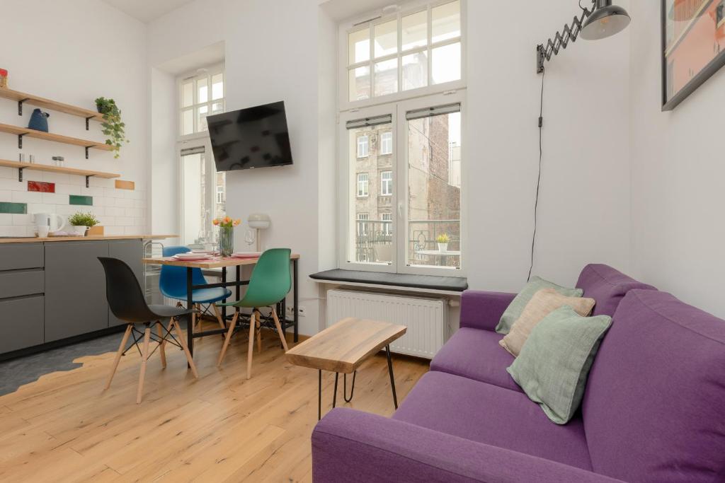 Image of Apartment with Balcony Warsaw’s Praga by Noclegi Renters