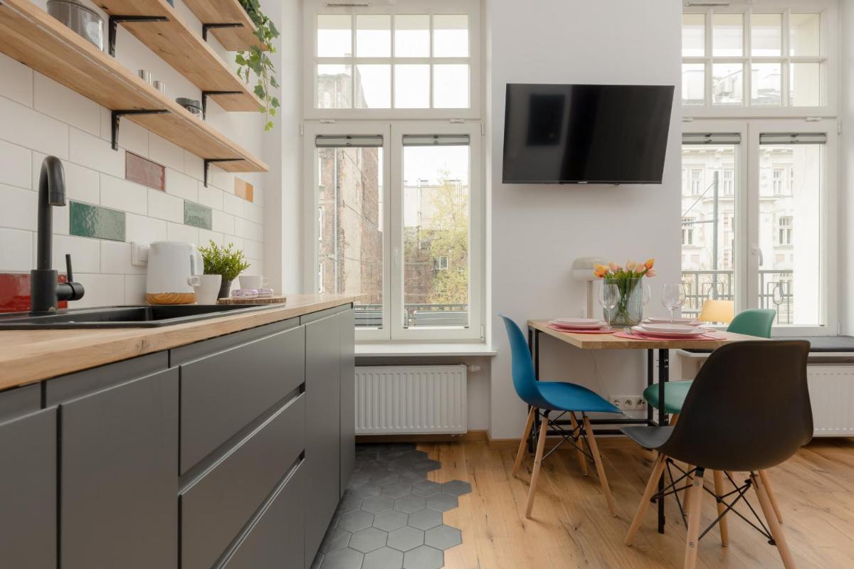 Image 2 of Apartment with Balcony Warsaw’s Praga by Noclegi Renters