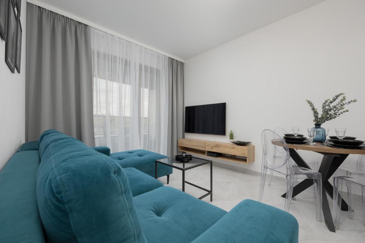 Image 2 of Apartment with Balcony & Parking in Warsaw by Noclegi Renters