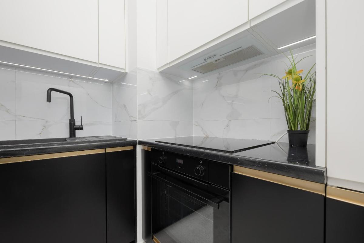 Image 3 of Apartment with Balcony & Parking in Warsaw by Noclegi Renters