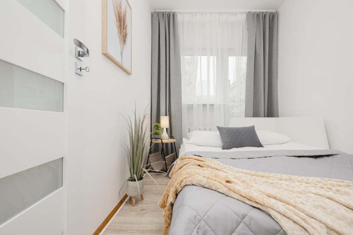Image 3 of Bright Apartment in Warsaw Center with Two Bedrooms and Balcony by Noclegi Renters