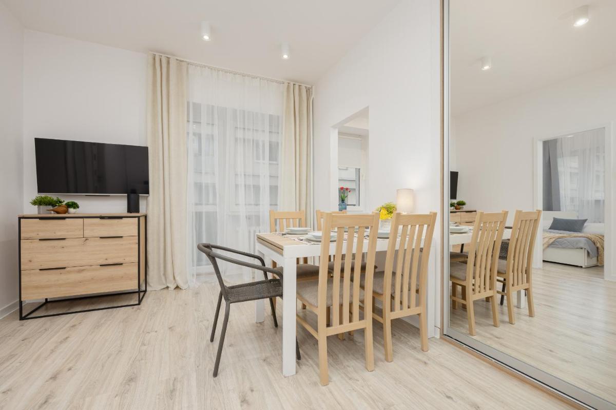 Image 2 of Bright Apartment in Warsaw Center with Two Bedrooms and Balcony by Noclegi Renters