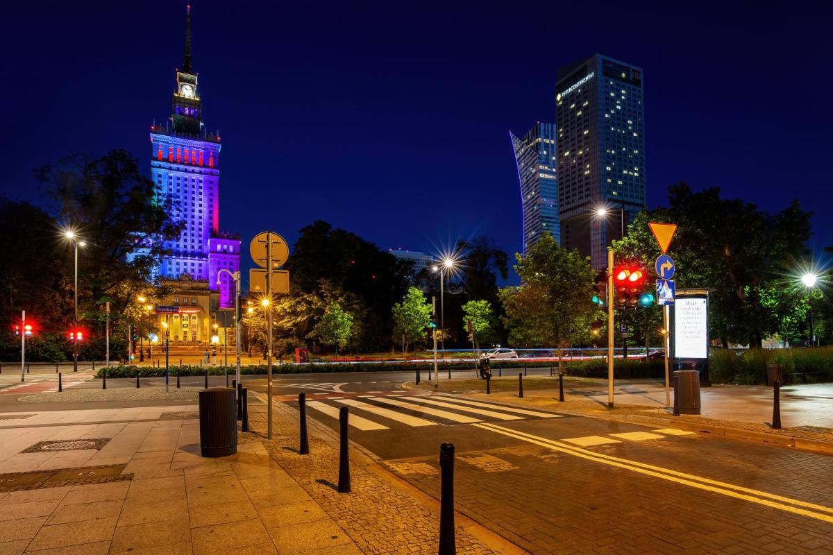 Image 3 of Bright Apartment with Parking In the Center of Warsaw by Noclegi Renters