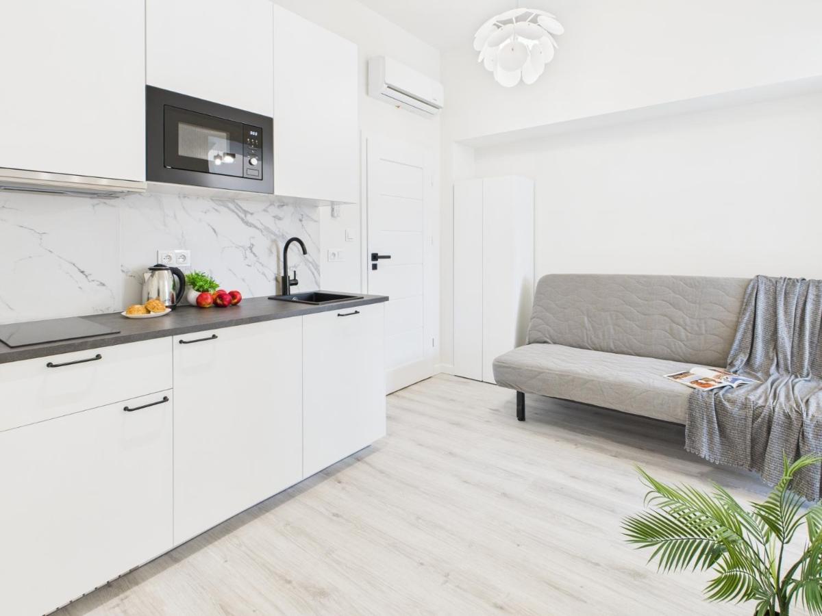 Image 3 of Bright Apartments with Air Conditioning Near the Copernicus Science Center in Warsaw by Noclegi Renters
