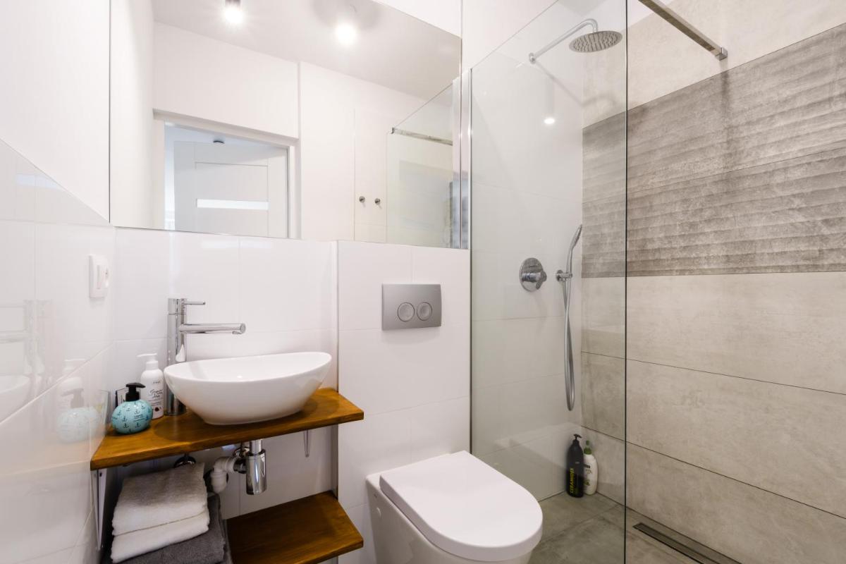 Image 2 of Central Station Apartment – Wilcza