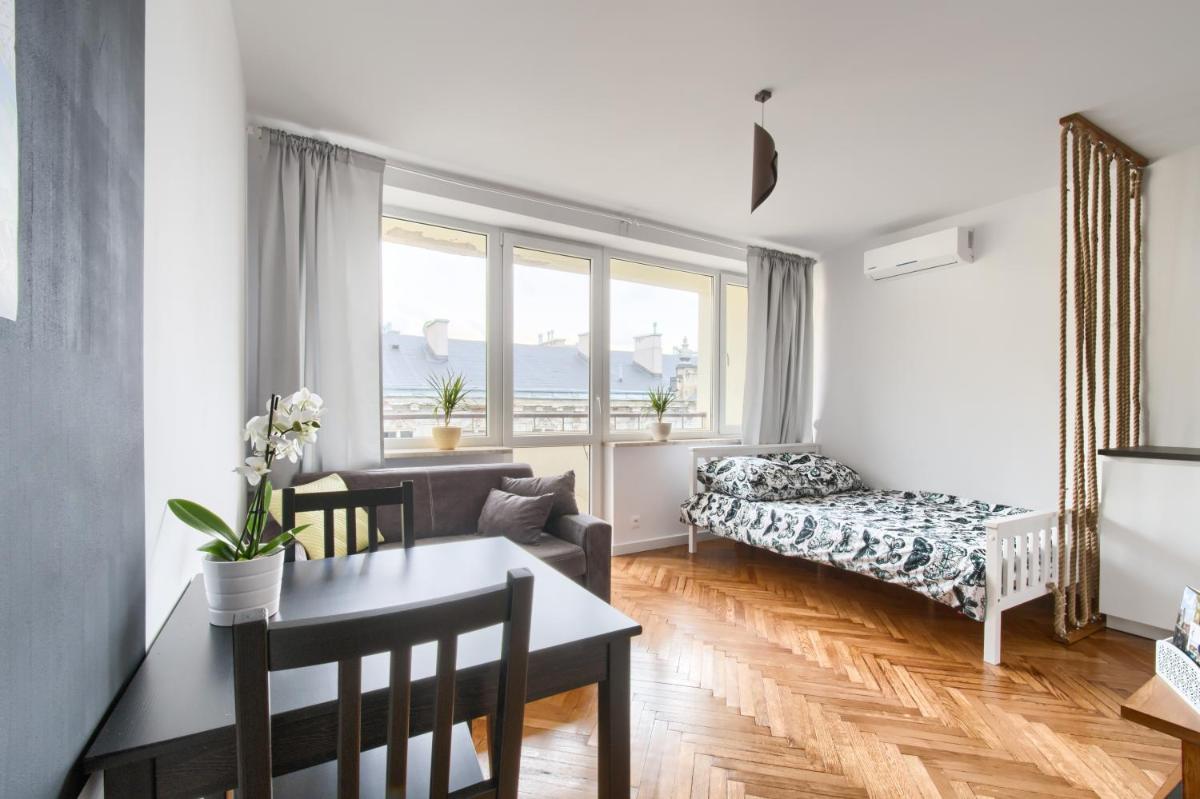 Image 1 of Central Station Apartment – Wilcza