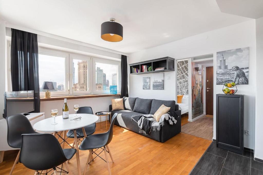 Image of Chmielna 35 – City View Apartment by Noclegi Renters