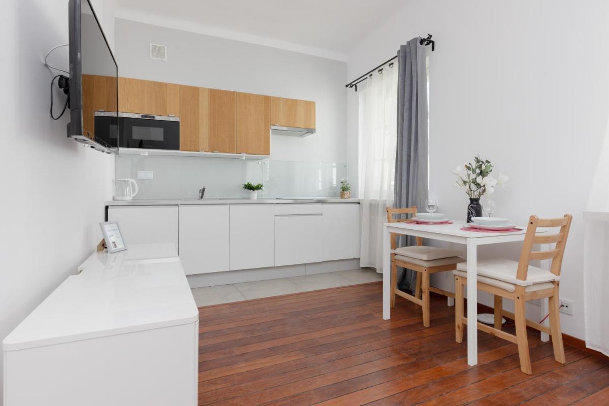 Image 4 of City Center Aparthotel Chmielna by Noclegi Renters