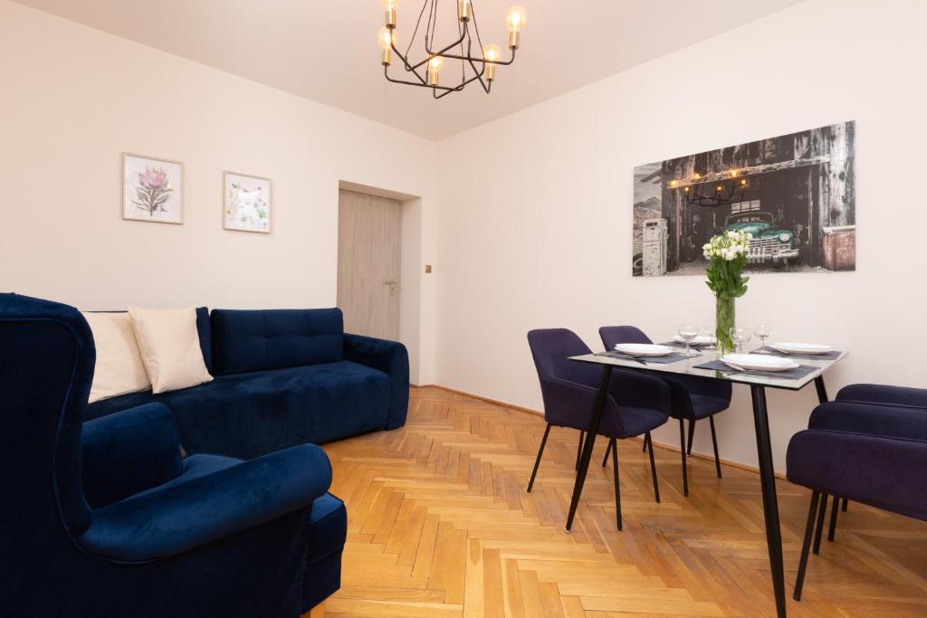 Image of City Center Apartment Elektoralna by Noclegi Renters