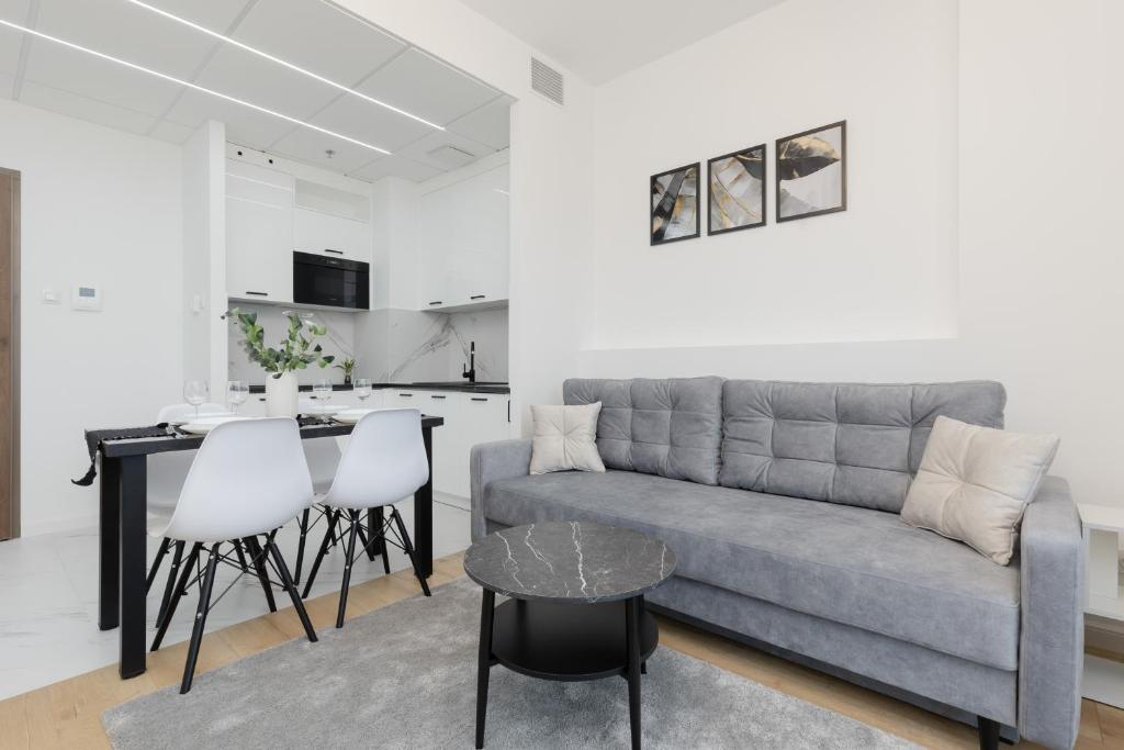 Image of Cozy Apartments Warsaw Wola Kasprzaka by Noclegi Renters