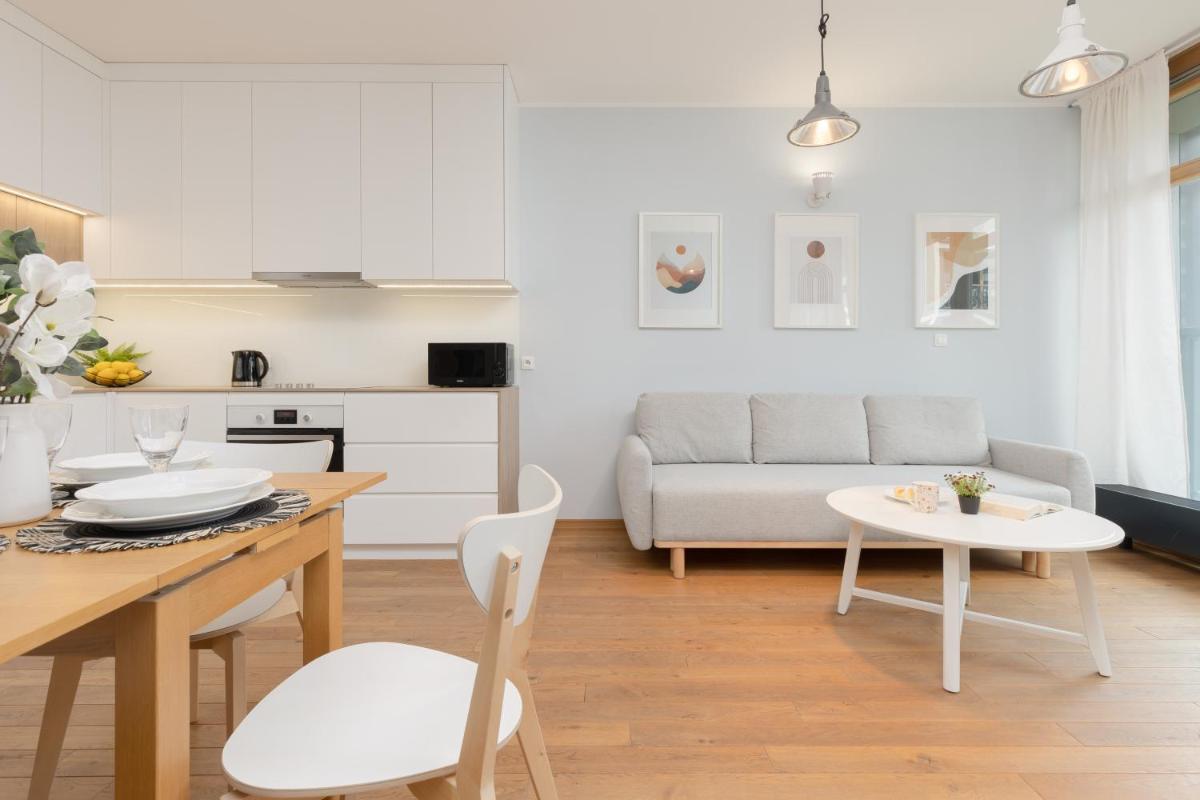 Image 4 of Cozy & Sunny Studio for 4 Guests Kolejowa Warsaw by Noclegi Renters