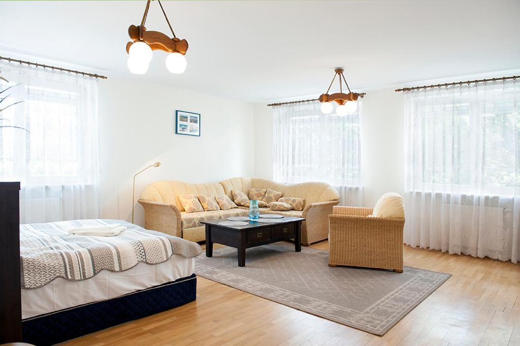 Image of DOMOTEL Aleje Jerozolimskie