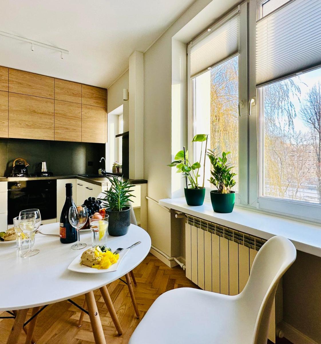 Image 4 of Eastside Warsaw Apartment