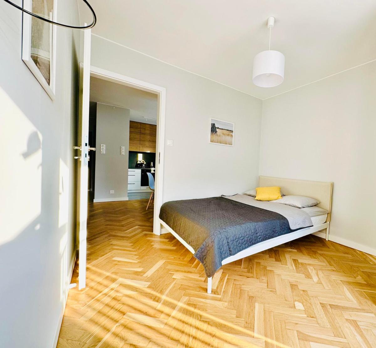 Image 6 of Eastside Warsaw Apartment
