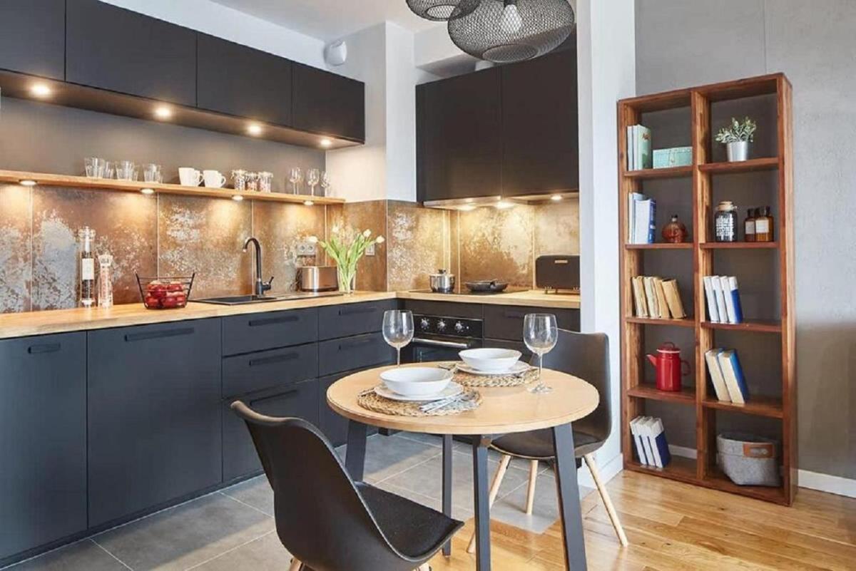 Image 2 of Elegant Apartment Żoliborz Arkadia by Renters Prestige