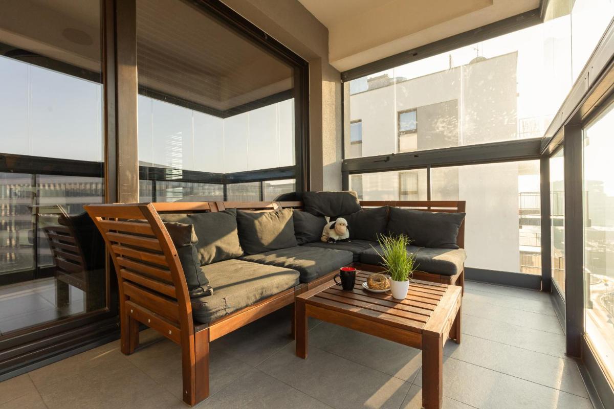 Image 2 of Emerald Residence Warsaw with Parking by Noclegi Renters