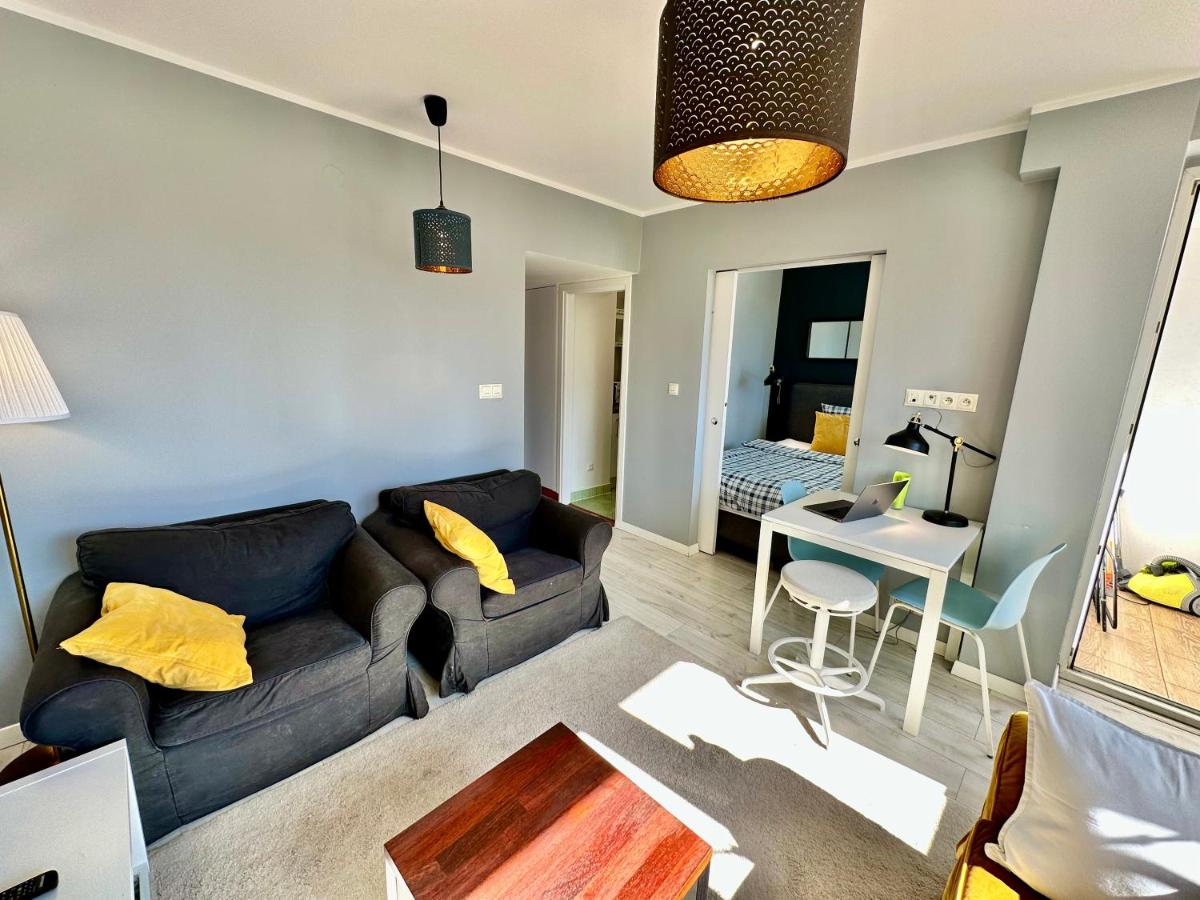 Image 2 of GOLD 2 King Size Bed, metro x2 free WiFi, 50’TV Netflix, HBO, AppleTV+