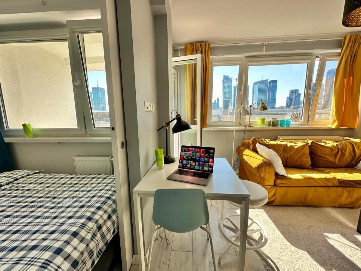 Image 1 of GOLD 2 King Size Bed, metro x2 free WiFi, 50’TV Netflix, HBO, AppleTV+