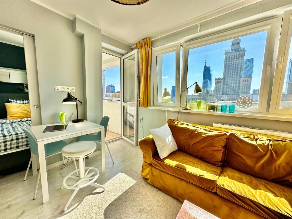 Image of GOLD 2 King Size Bed, metro x2 free WiFi, 50’TV Netflix, HBO, AppleTV+