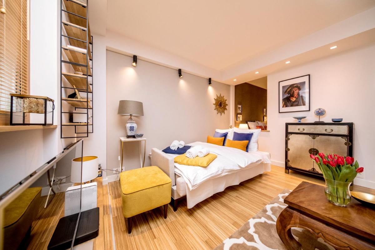 Image 1 of Golden Apartment with Air Condition by Your Freedom