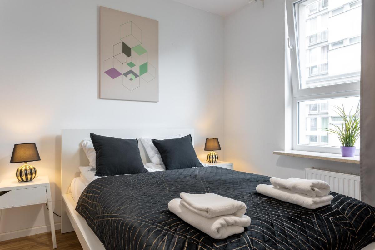 Image 1 of Golden Apartments Warsaw – Big and Bright Stylish Apartments – City Center – Pereca